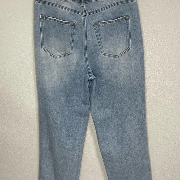 Forever 21 Distressed Baggy Denim with Raw Hem Size 28 - Picture 6 of 6
